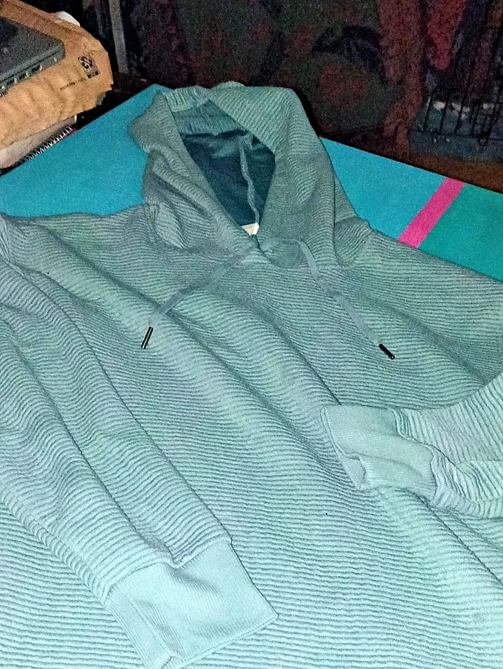 NOOKA Green Pullover Hoodie Size Large Like New